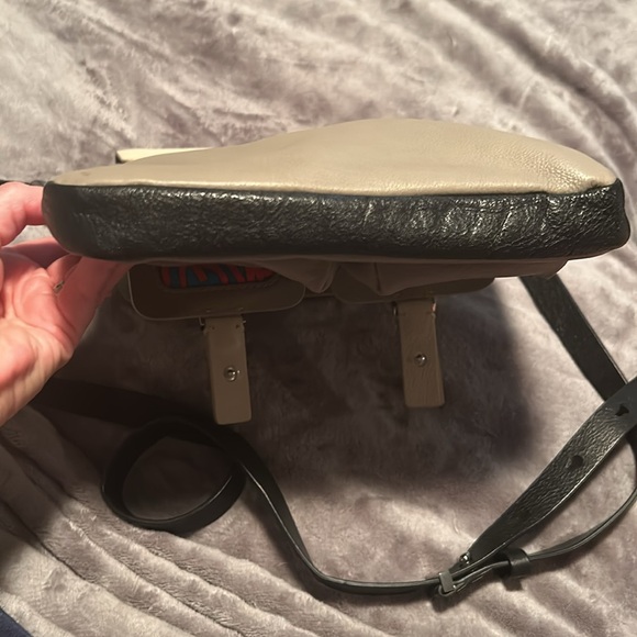 Marc By Marc Media/ipad cross body bag - Picture 5 of 7